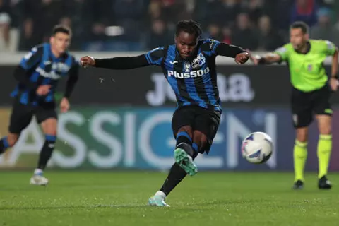 تقارير: لوكمان يعود لحسابات أرسنال 